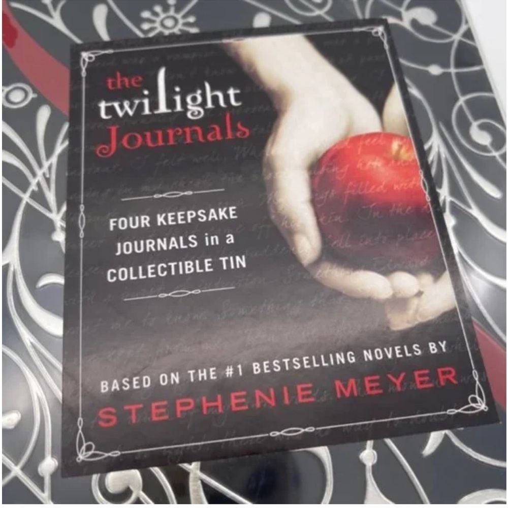 The Twilight Journals - Four Keepsake Journals in Tin Box **Brand New Sealed** - Picture 3 of 7